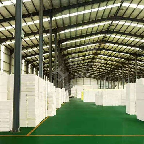 如何解決聚苯板截面發泡出料不均勻導致的破損